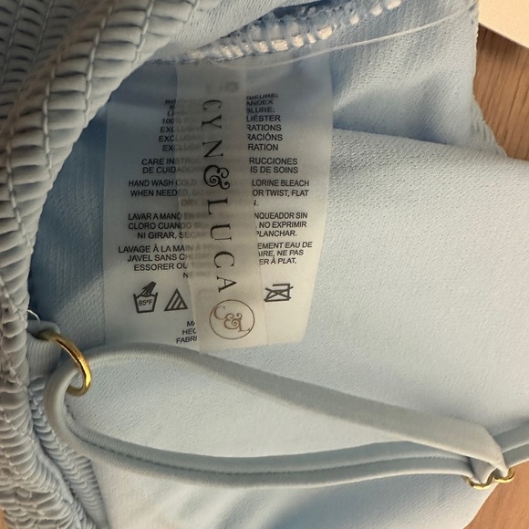 Cyn & Luca Soft Blue Textured Swim Top NWT - Picture 5 of 9